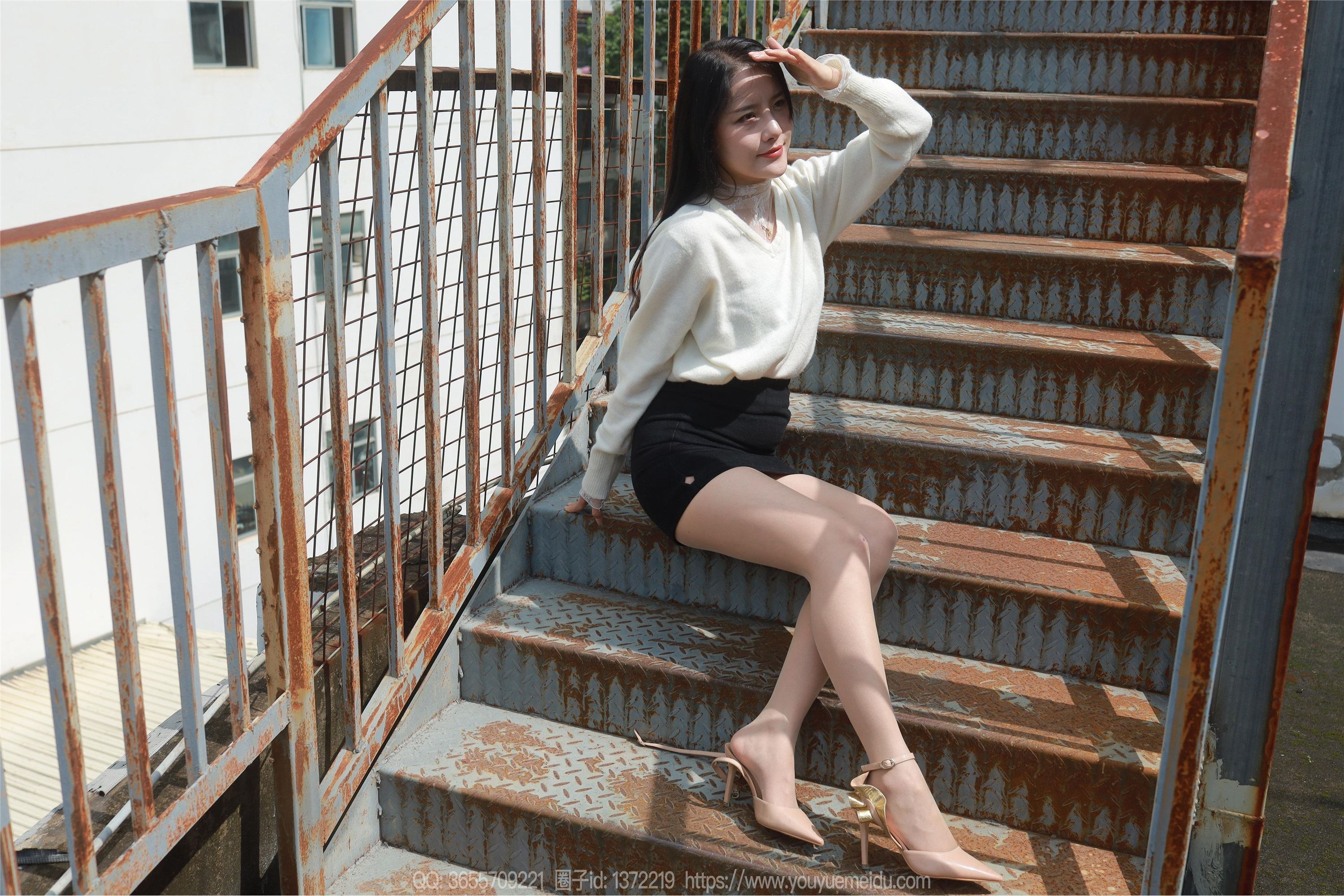 IESS异思趣向  2025.03.03 丝享家 1991 婉萍《酒杯美腿》